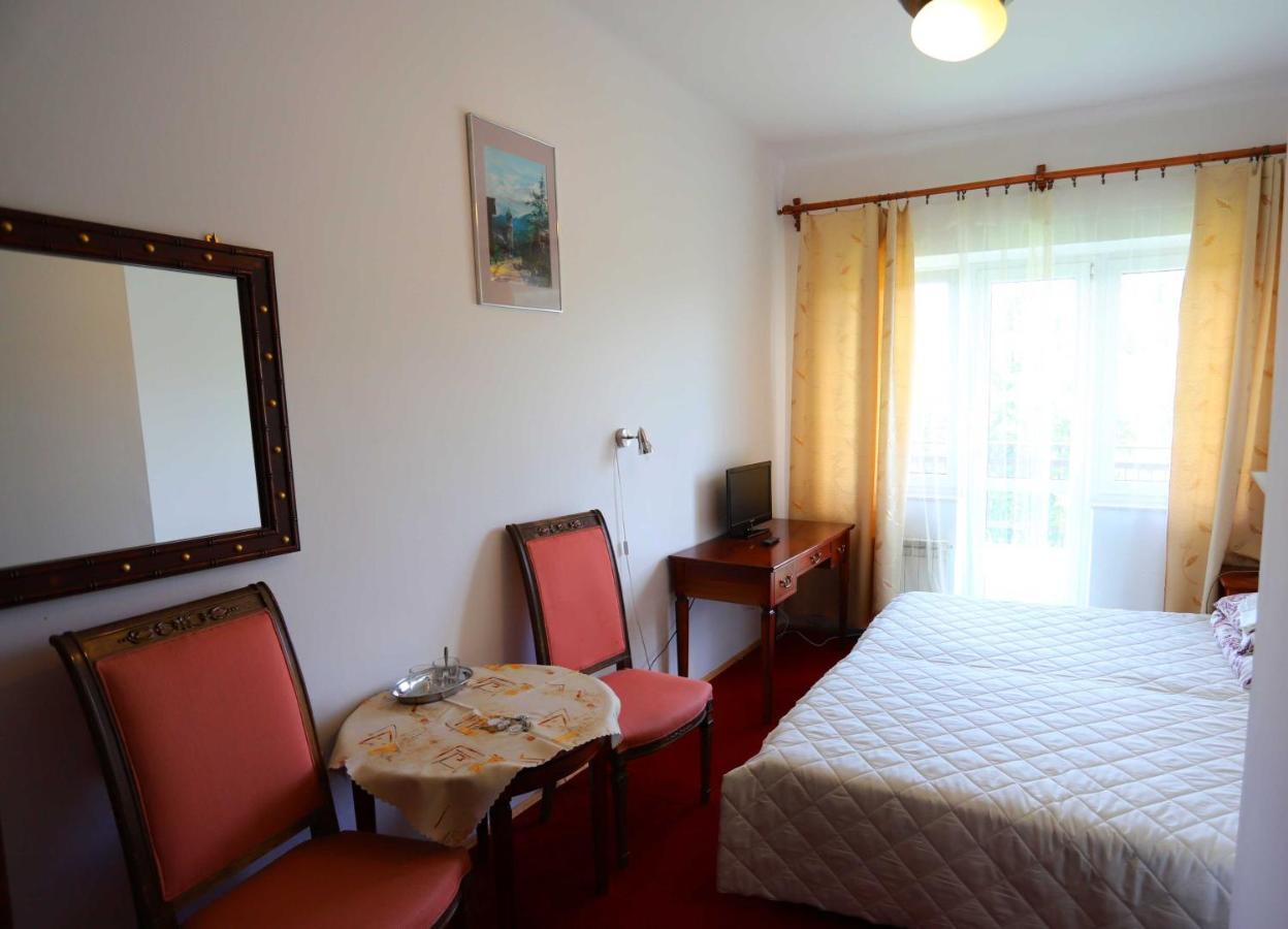 クリニツァ・ズドルイ Domy Wczasowe Tryumfy Bed & Breakfast エクステリア 写真