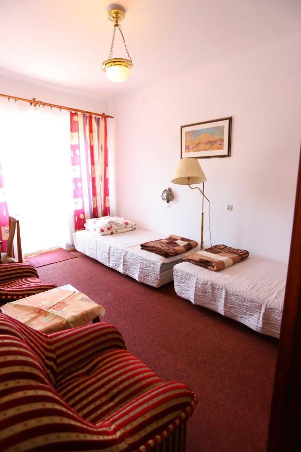 クリニツァ・ズドルイ Domy Wczasowe Tryumfy Bed & Breakfast エクステリア 写真