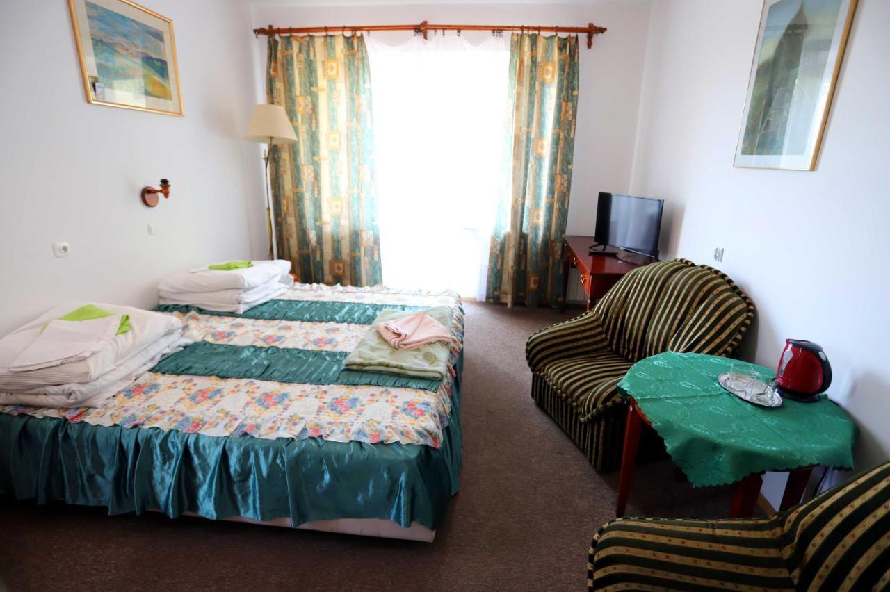 クリニツァ・ズドルイ Domy Wczasowe Tryumfy Bed & Breakfast エクステリア 写真