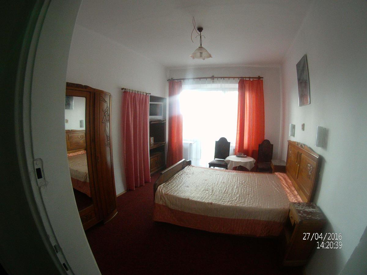 クリニツァ・ズドルイ Domy Wczasowe Tryumfy Bed & Breakfast エクステリア 写真