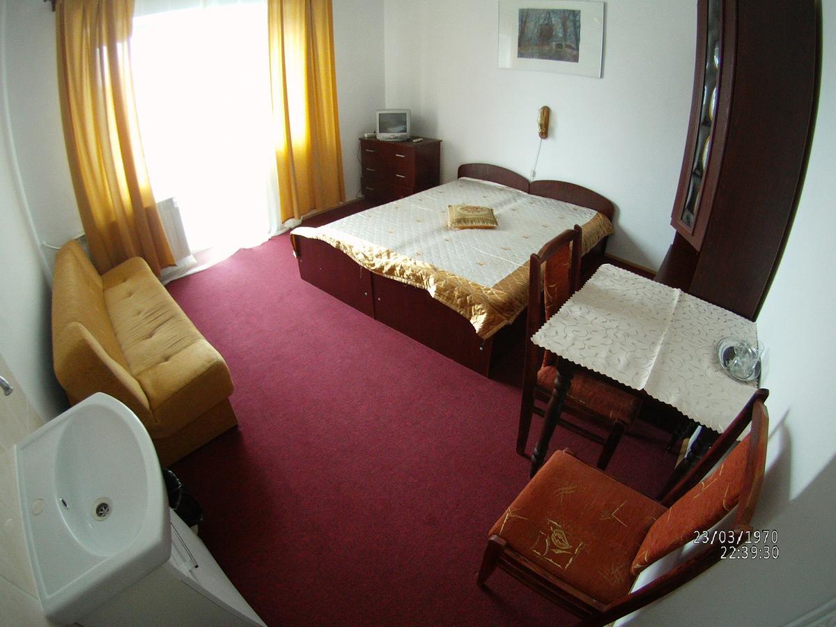 クリニツァ・ズドルイ Domy Wczasowe Tryumfy Bed & Breakfast エクステリア 写真