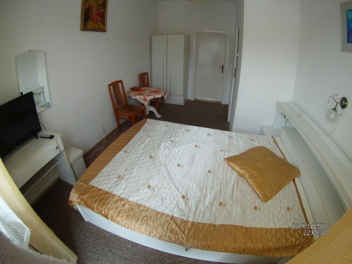 クリニツァ・ズドルイ Domy Wczasowe Tryumfy Bed & Breakfast エクステリア 写真