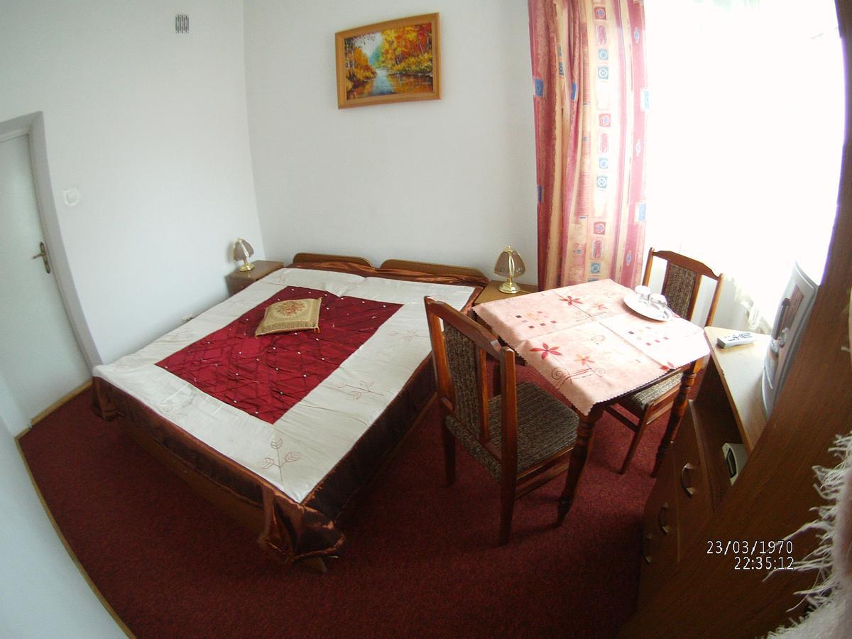クリニツァ・ズドルイ Domy Wczasowe Tryumfy Bed & Breakfast エクステリア 写真